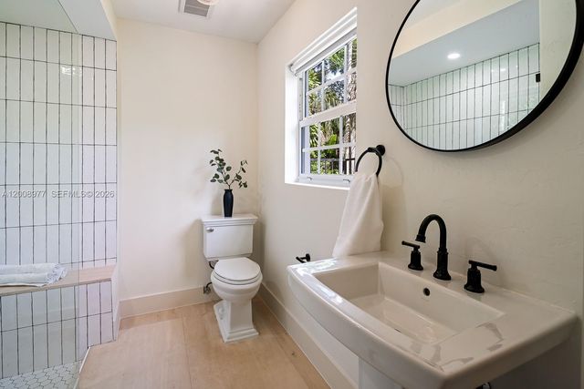 1228 Alhambra Cir, Coral Gables, FL 33134