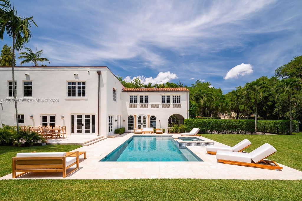 1228 Alhambra Cir, Coral Gables, FL 33134