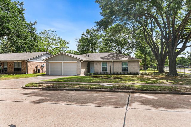 9002 Bunny Run Drive, Houston, TX 77088