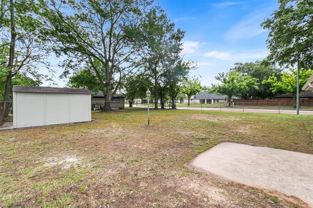 9002 Bunny Run Drive, Houston, TX 77088
