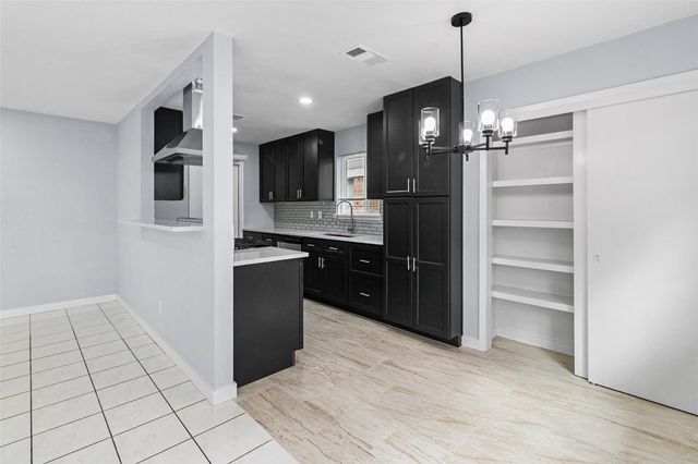 9002 Bunny Run Drive, Houston, TX 77088