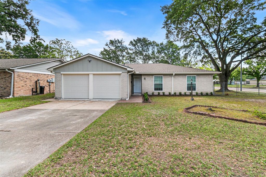 9002 Bunny Run Drive, Houston, TX 77088