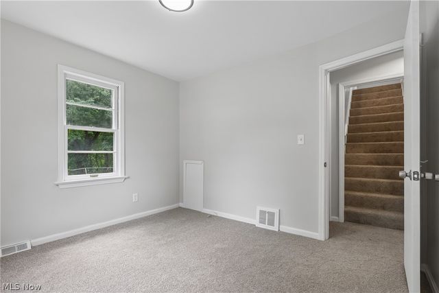 1237 Easton Drive, Akron, OH 44310