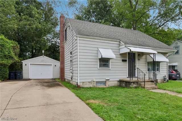 1237 Easton Drive, Akron, OH 44310