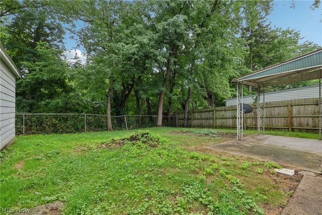 1237 Easton Drive, Akron, OH 44310