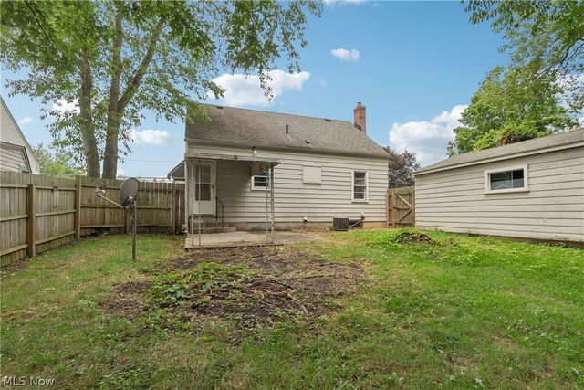 1237 Easton Drive, Akron, OH 44310
