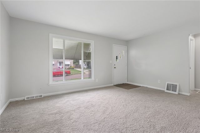 1237 Easton Drive, Akron, OH 44310