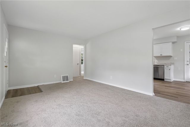 1237 Easton Drive, Akron, OH 44310
