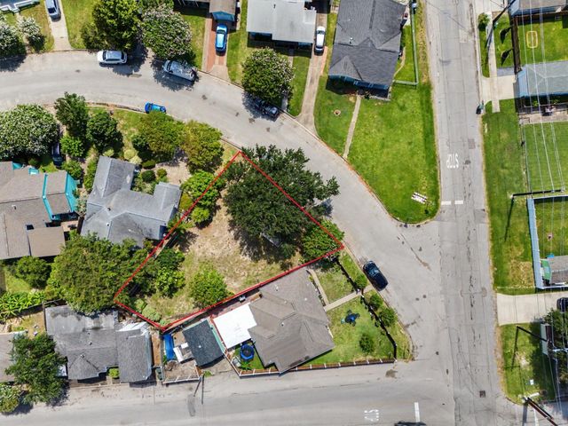 1908 Neumann Drive, Galveston, TX 77551