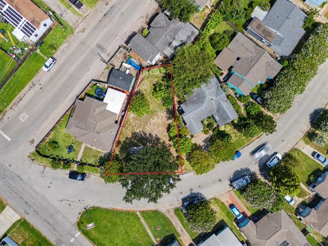 1908 Neumann Drive, Galveston, TX 77551