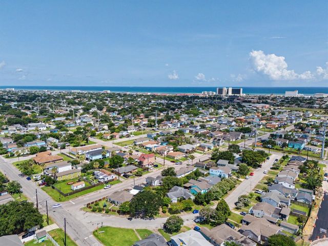 1908 Neumann Drive, Galveston, TX 77551