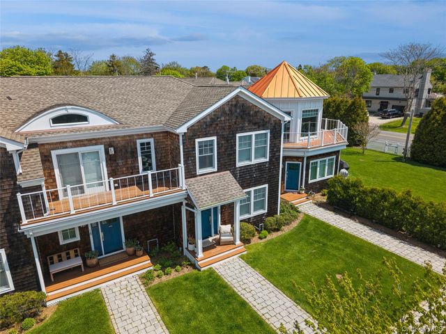 68 Foster Avenue 19, Hampton Bays, NY 11946