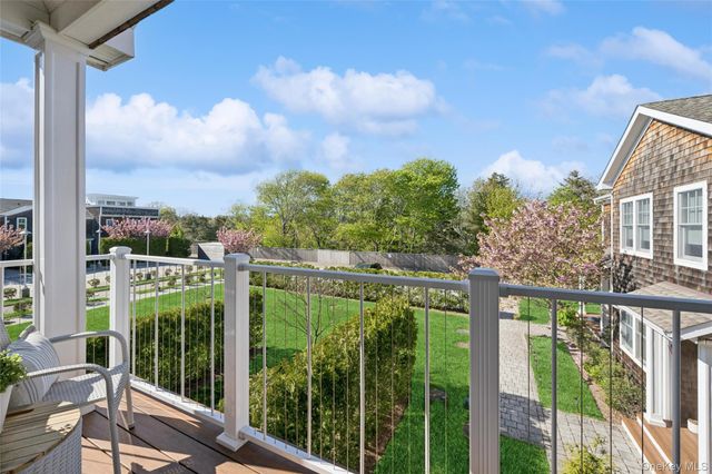 68 Foster Avenue 19, Hampton Bays, NY 11946