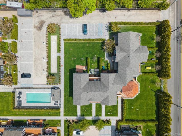 68 Foster Avenue 19, Hampton Bays, NY 11946