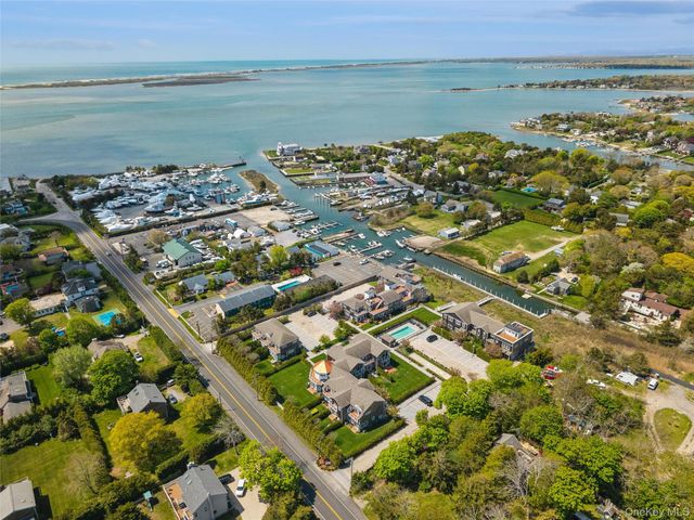 68 Foster Avenue 19, Hampton Bays, NY 11946