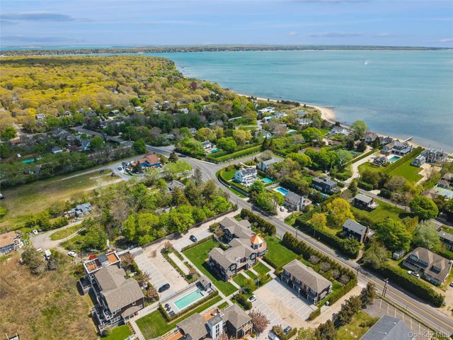 68 Foster Avenue 19, Hampton Bays, NY 11946