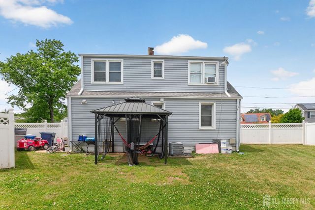 6 Hayes Court, North Brunswick, NJ 08902