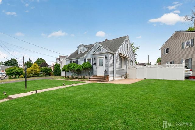 6 Hayes Court, North Brunswick, NJ 08902
