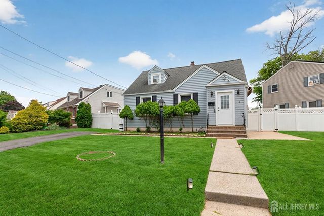 6 Hayes Court, North Brunswick, NJ 08902