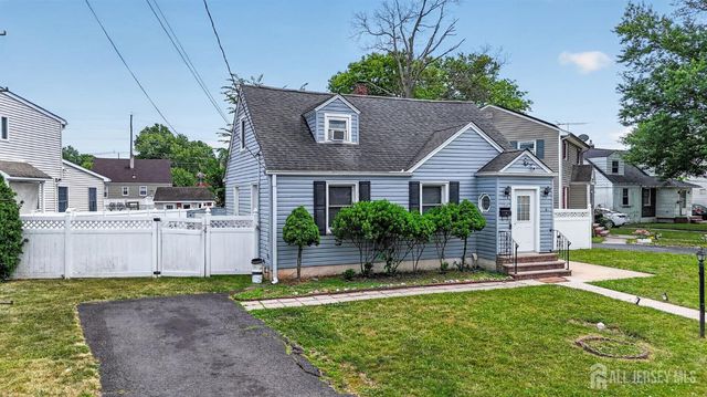 6 Hayes Court, North Brunswick, NJ 08902