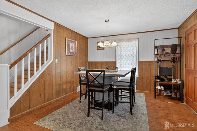6 Hayes Court, North Brunswick, NJ 08902