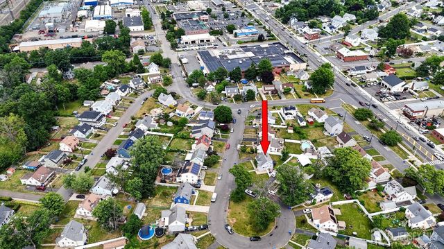 6 Hayes Court, North Brunswick, NJ 08902