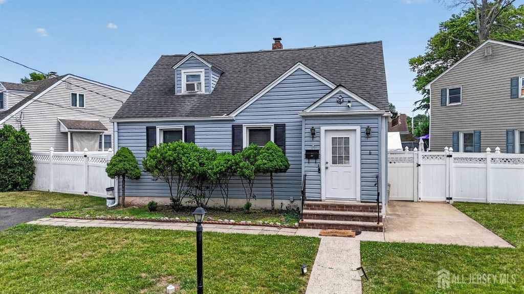 6 Hayes Court, North Brunswick, NJ 08902