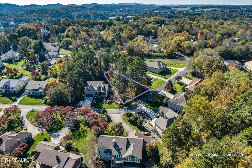 330 Kiyuga Way, Loudon, TN 37774