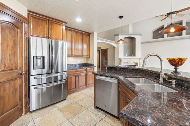 15023 S EAGLE CREST DR, Draper, UT 84020