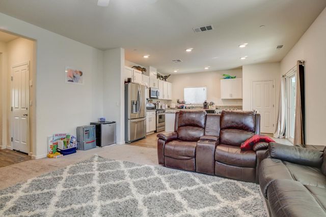 8320 KOSSUM Way, Elk Grove, CA 95624