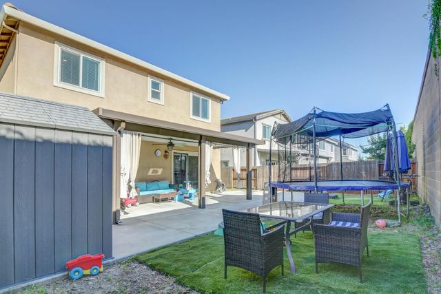 8320 KOSSUM Way, Elk Grove, CA 95624