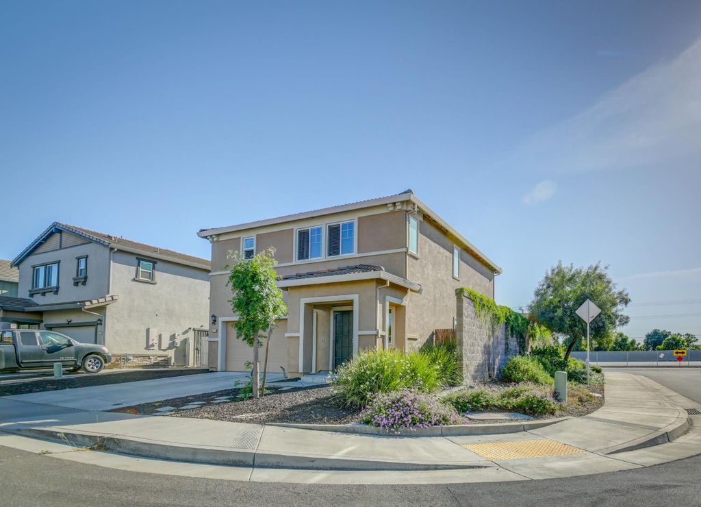 8320 KOSSUM Way, Elk Grove, CA 95624