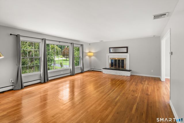 113 Dogwood Lane, Stamford, CT 06903