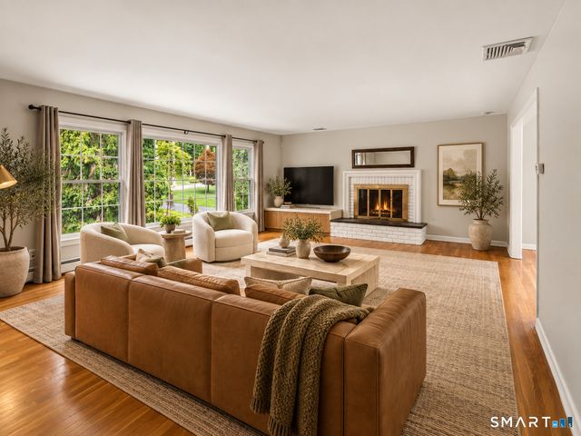 113 Dogwood Lane, Stamford, CT 06903