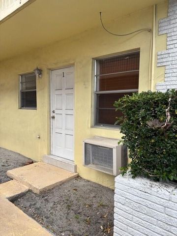 5400 Hollywood Boulevard 1, Hollywood, FL 33021