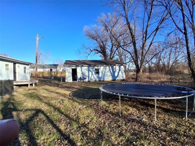 1103 Chestnut Street, Osawatomie, KS 66064