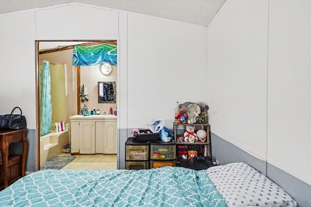 1212 Kingcrest Dr., Loris, SC 29569