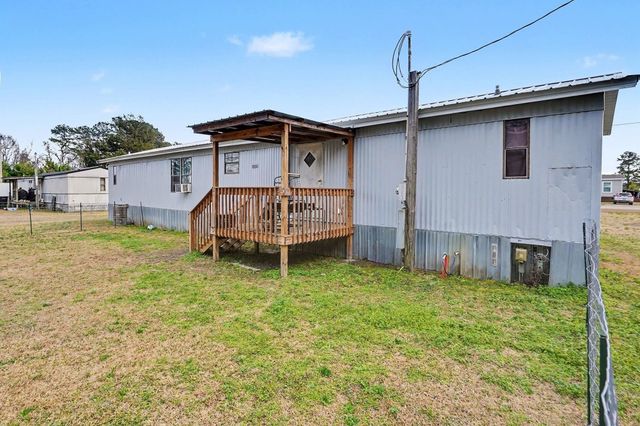 1212 Kingcrest Dr., Loris, SC 29569