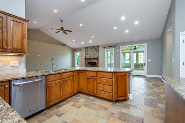 10303 Fox Bluff Lane, Spring Grove, IL 60081