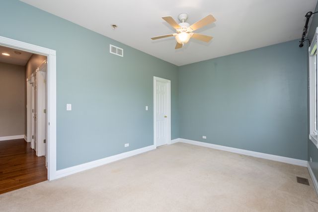 10303 Fox Bluff Lane, Spring Grove, IL 60081