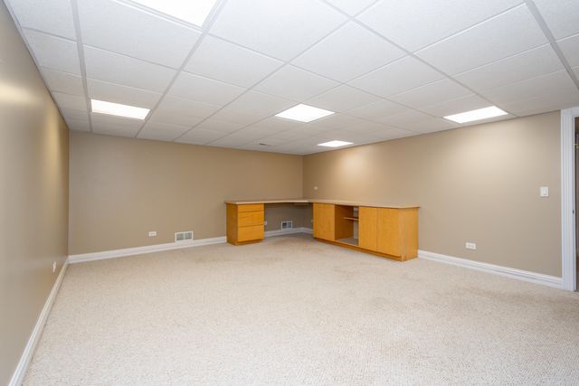10303 Fox Bluff Lane, Spring Grove, IL 60081