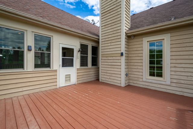 10303 Fox Bluff Lane, Spring Grove, IL 60081