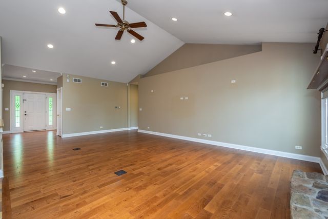 10303 Fox Bluff Lane, Spring Grove, IL 60081