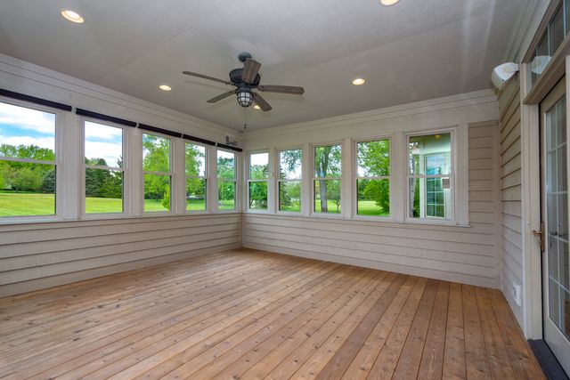 10303 Fox Bluff Lane, Spring Grove, IL 60081