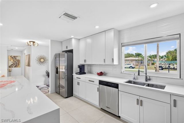 1722 SE 28th ST, Cape Coral, FL 33904