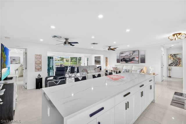 1722 SE 28th ST, Cape Coral, FL 33904