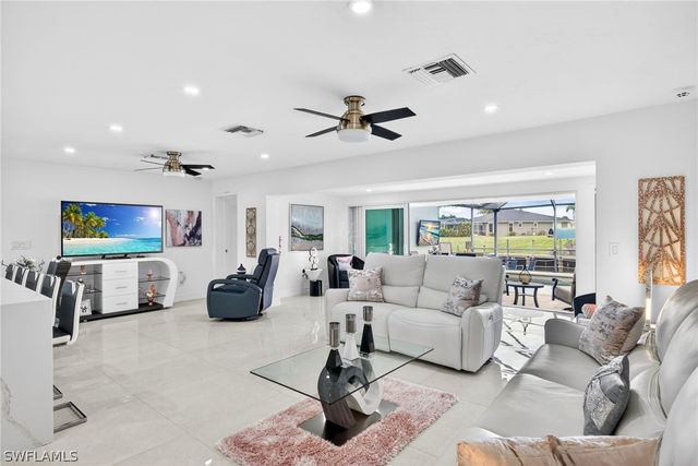 1722 SE 28th ST, Cape Coral, FL 33904