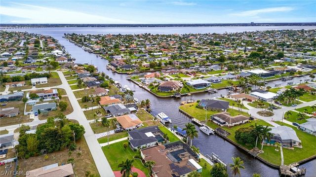 1722 SE 28th ST, Cape Coral, FL 33904