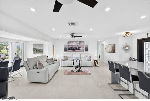 1722 SE 28th ST, Cape Coral, FL 33904