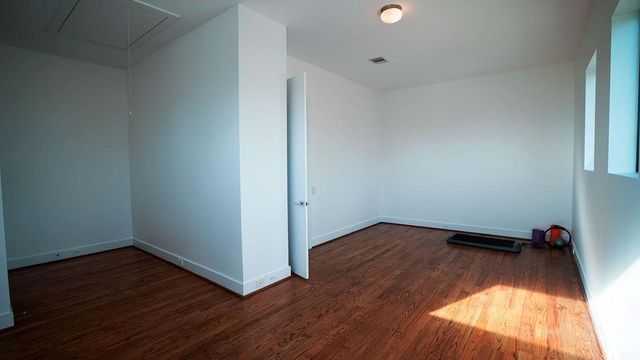 3308 N Macgregor Way, Houston, TX 77004